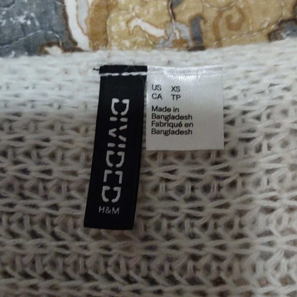 Divided Sweater - Picture 4 of 7